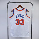 Regata Mitchell & Ness New York Knicks Patrick Ewing 1985-86 Branca - Brazil Guetto Store